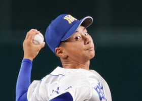力投する明豊先発の寺本＝９日、甲子園