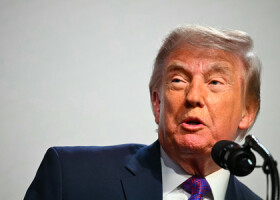 トランプ米大統領＝１８日、ワシントン（ＡＦＰ時事）